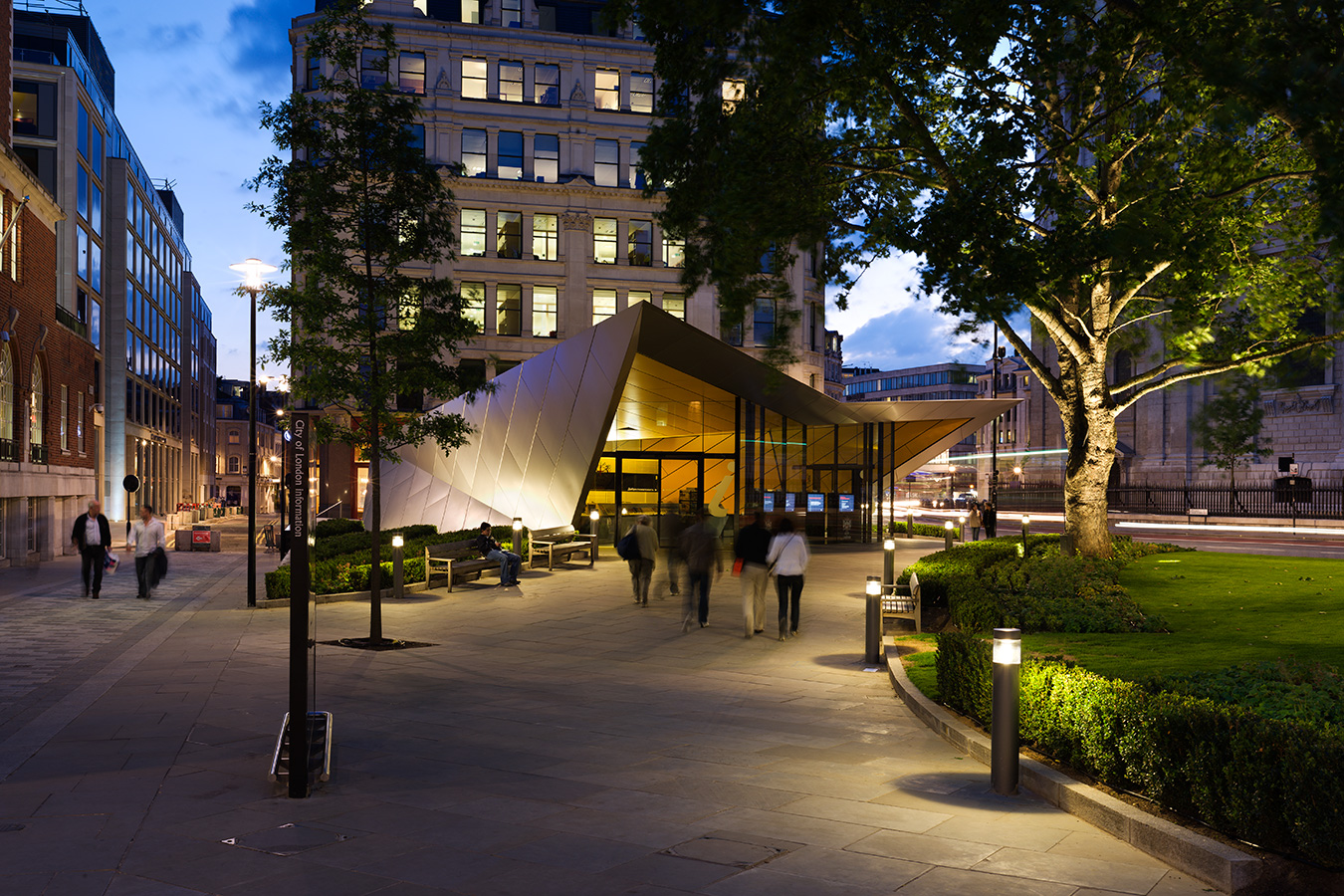 Carter Lane, London, iGuzzini